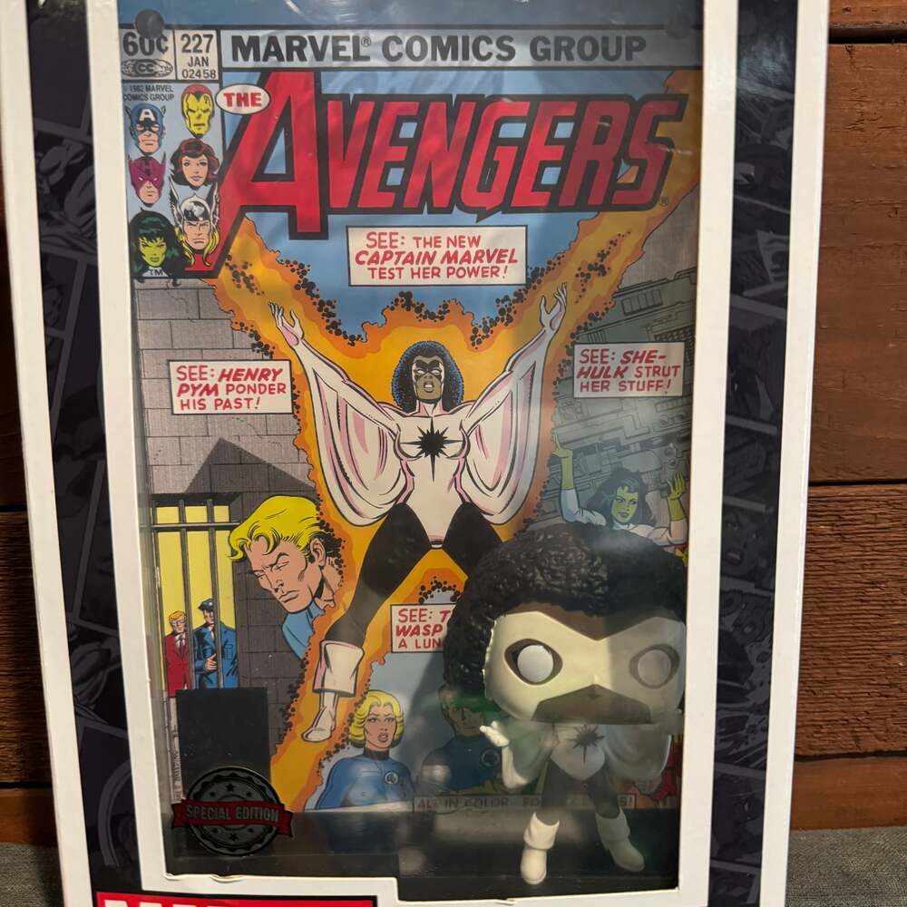 Funko Pop! Comic Covers Marvel #03 Captain Marvel (Monica Rambeau) Target Exclus